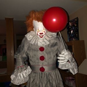 2019 Spirit Halloween Pennywise Animatronic